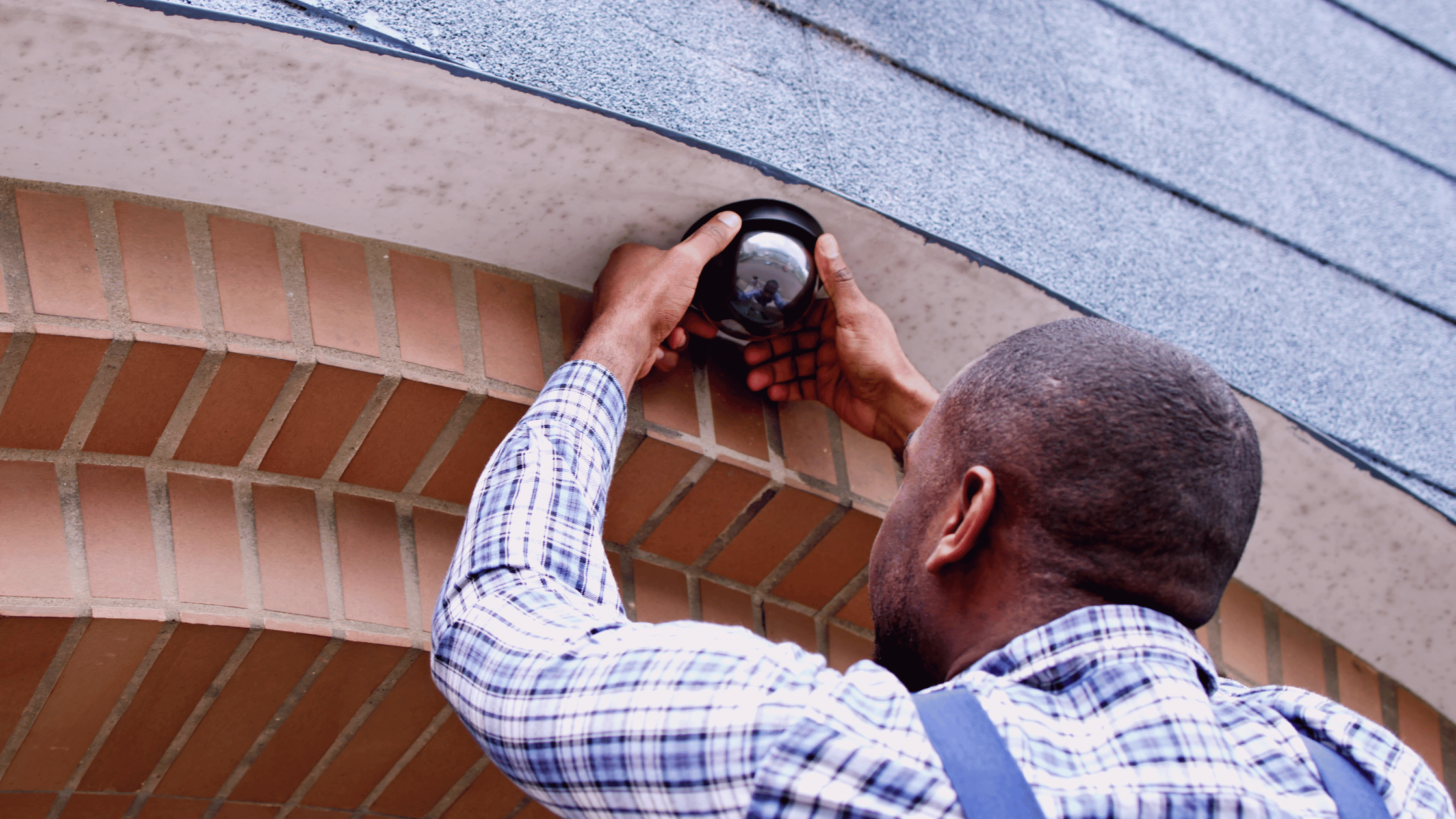 hire handyman Toronto professional working