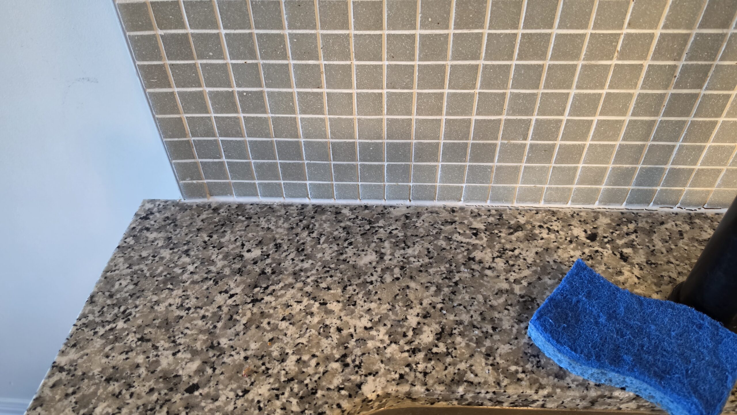 Kitchen Sink Backsplash Caulking in Toronto silicone seal