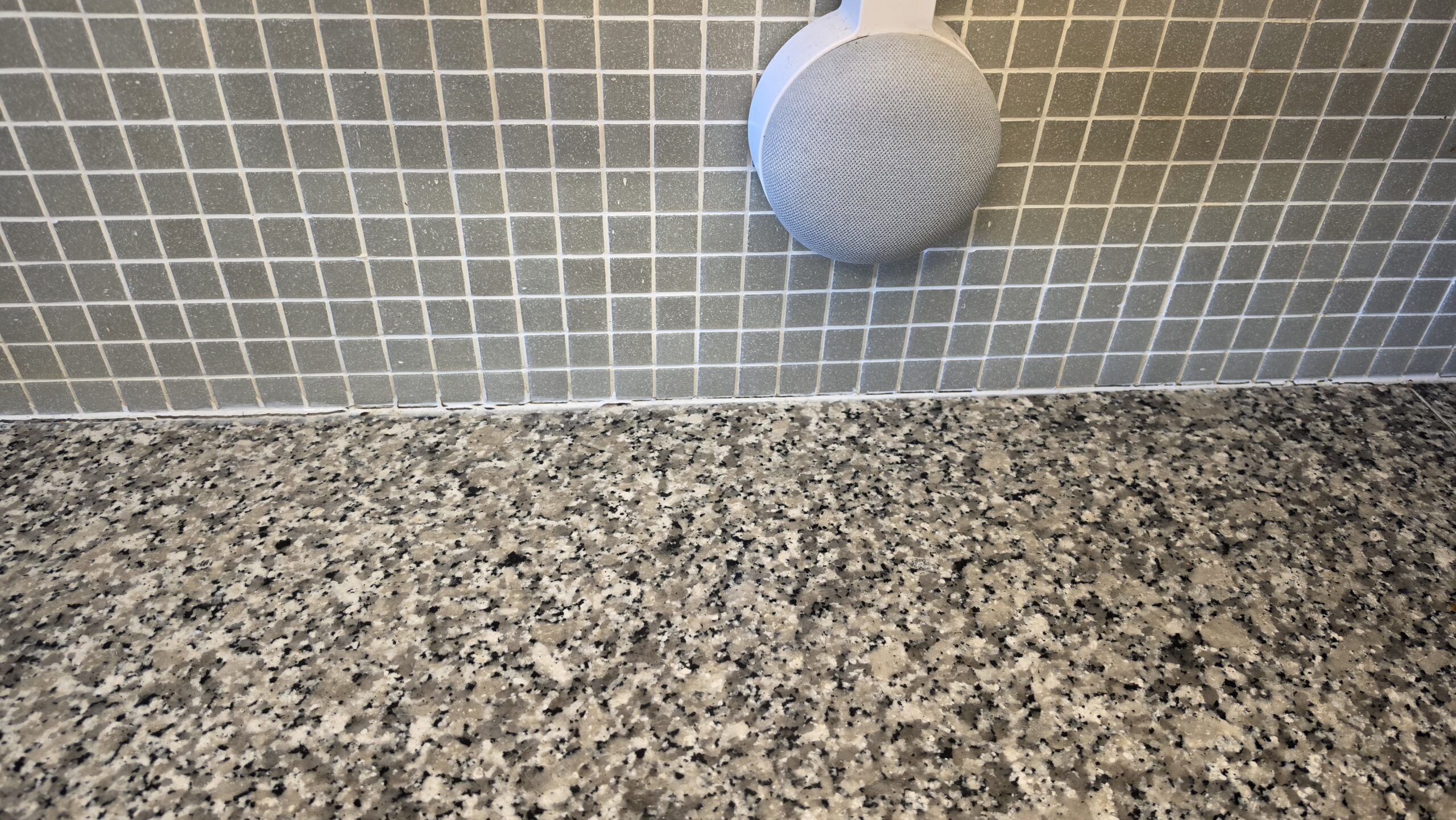 kitchen sink backsplash caulking Toronto — RenoHeal project photo 2